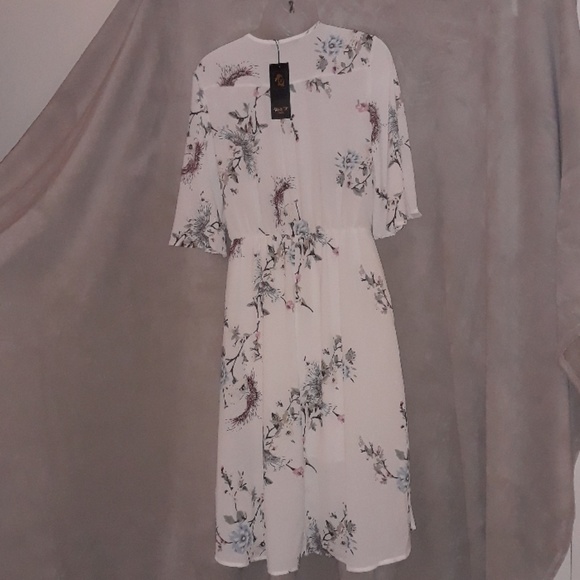 Dress - Picture 2 of 4